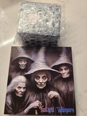 Devinah TWILIGHT WHISPERS Eyeshadow Palette